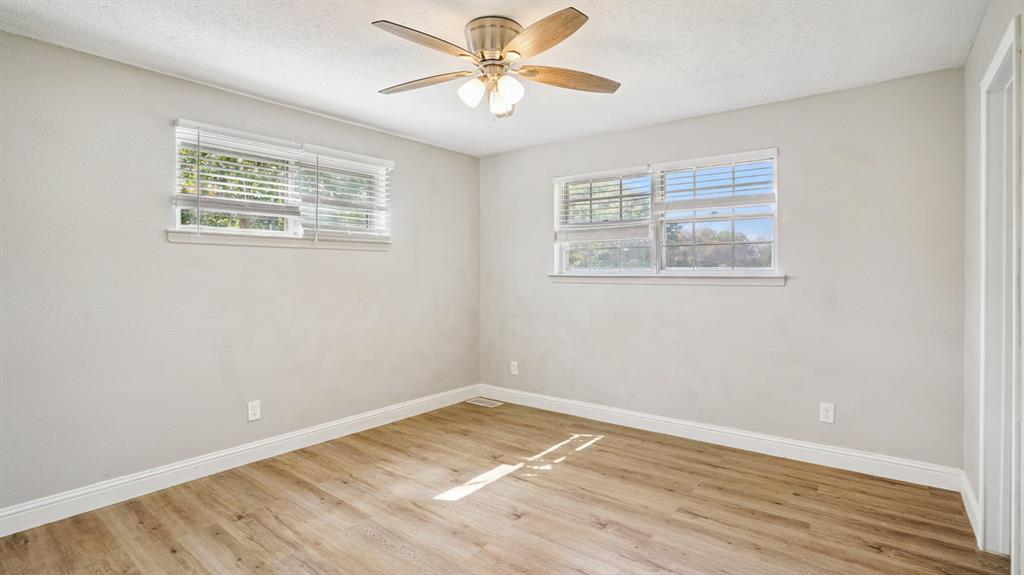 8036 Woodhue Circle Property Photo 23