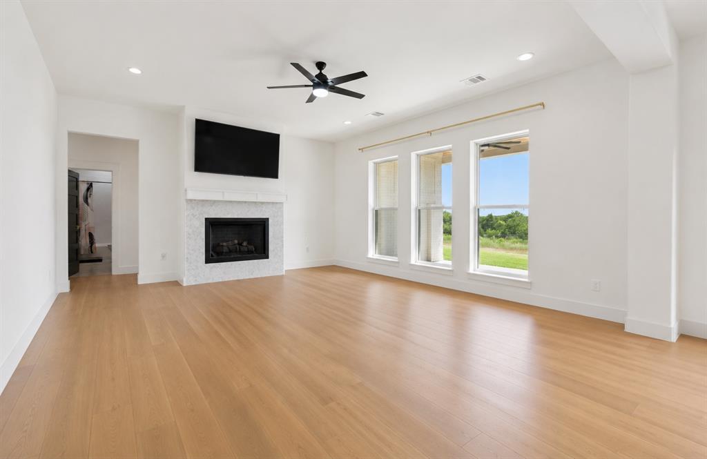 1208 Eagles Bluff Drive Property Photo 4