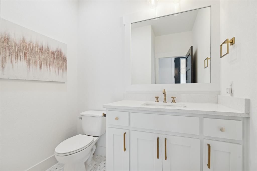 1208 Eagles Bluff Drive Property Photo 14