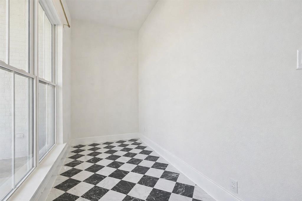 1208 Eagles Bluff Drive Property Photo 21