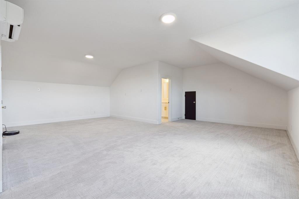 1208 Eagles Bluff Drive Property Photo 22