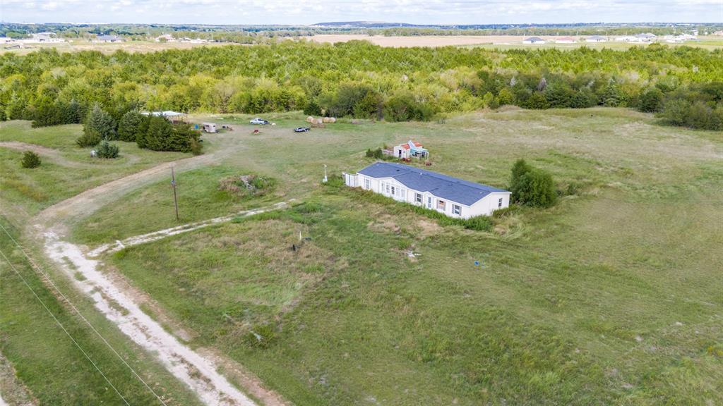 669 Wester Road Property Photo 4