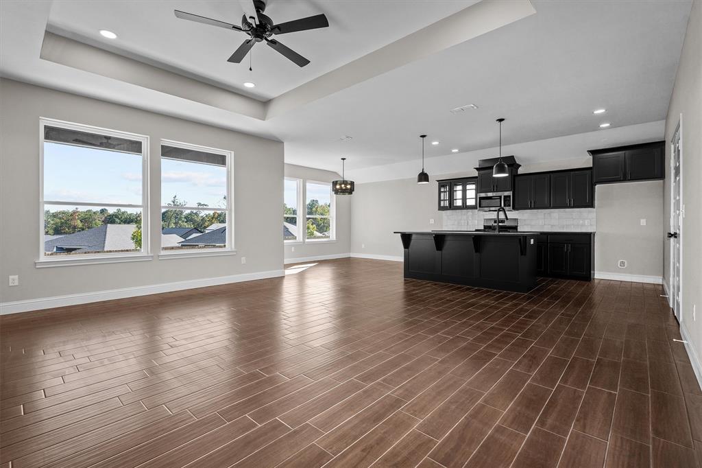 16517 Crossing Circle Property Photo 7