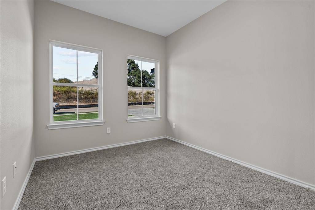 16517 Crossing Circle Property Photo 14