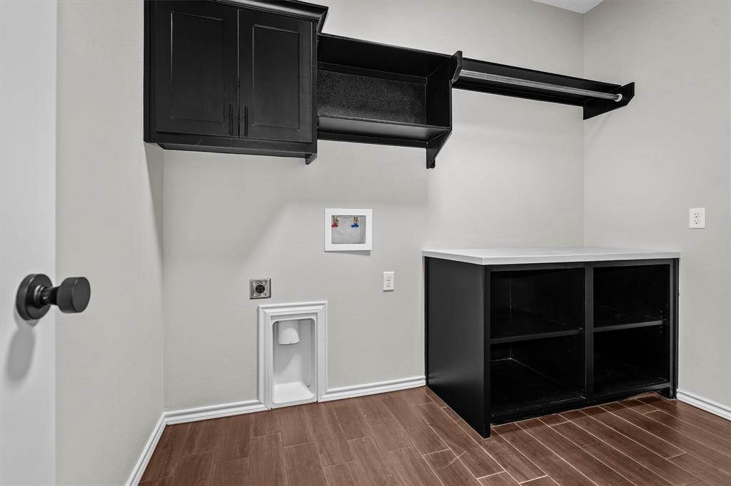 16517 Crossing Circle Property Photo 20