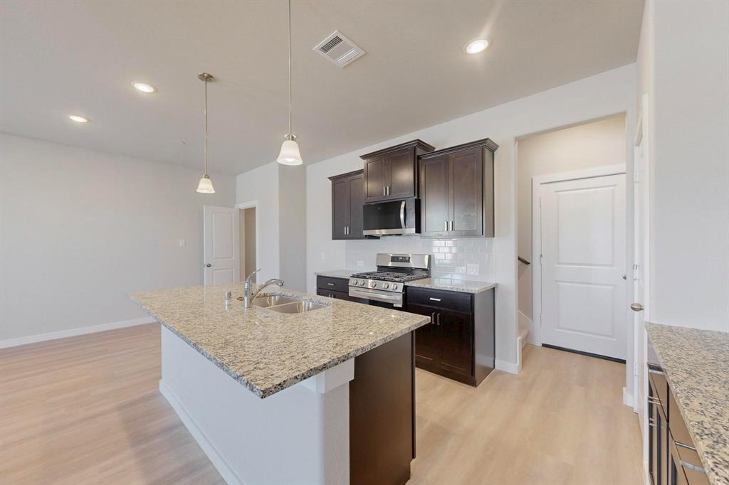 1832 Summer Aura Property Photo 6