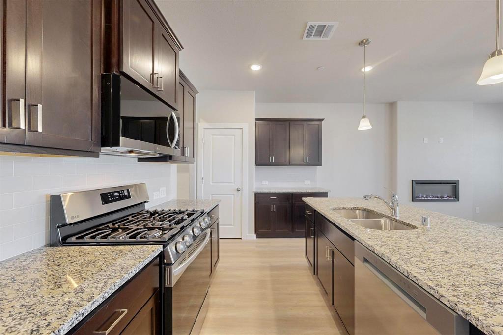 1832 Summer Aura Property Photo 8