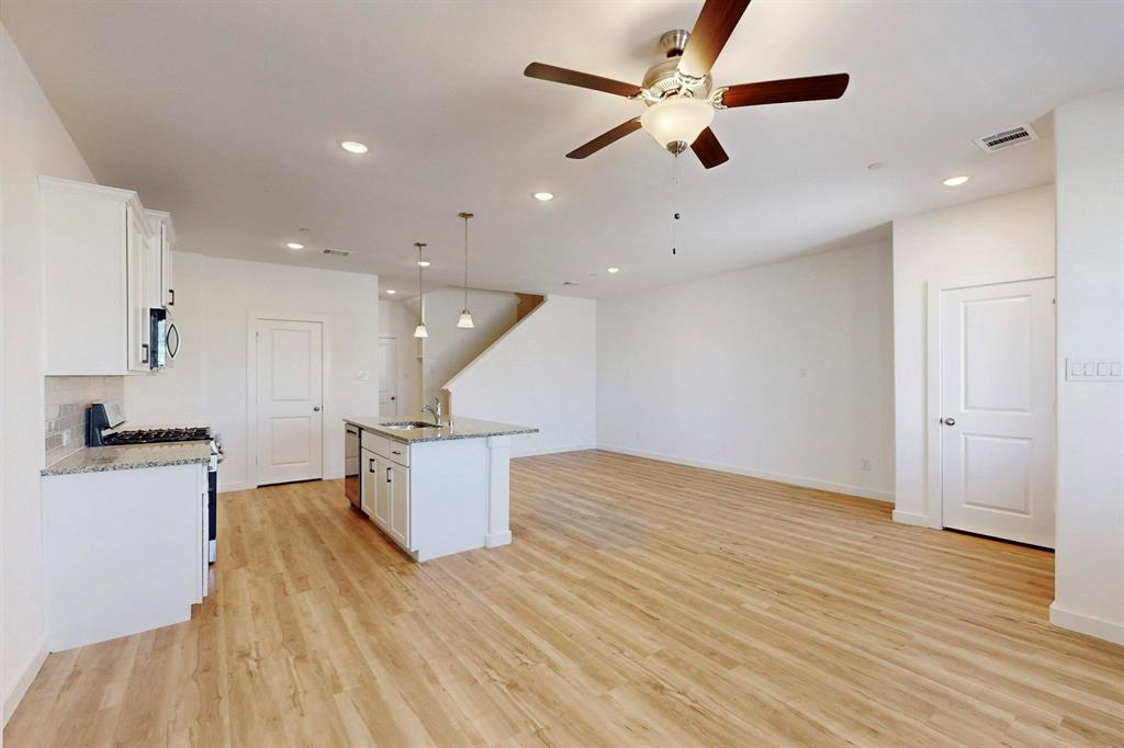 1832 Summer Aura Property Photo 10