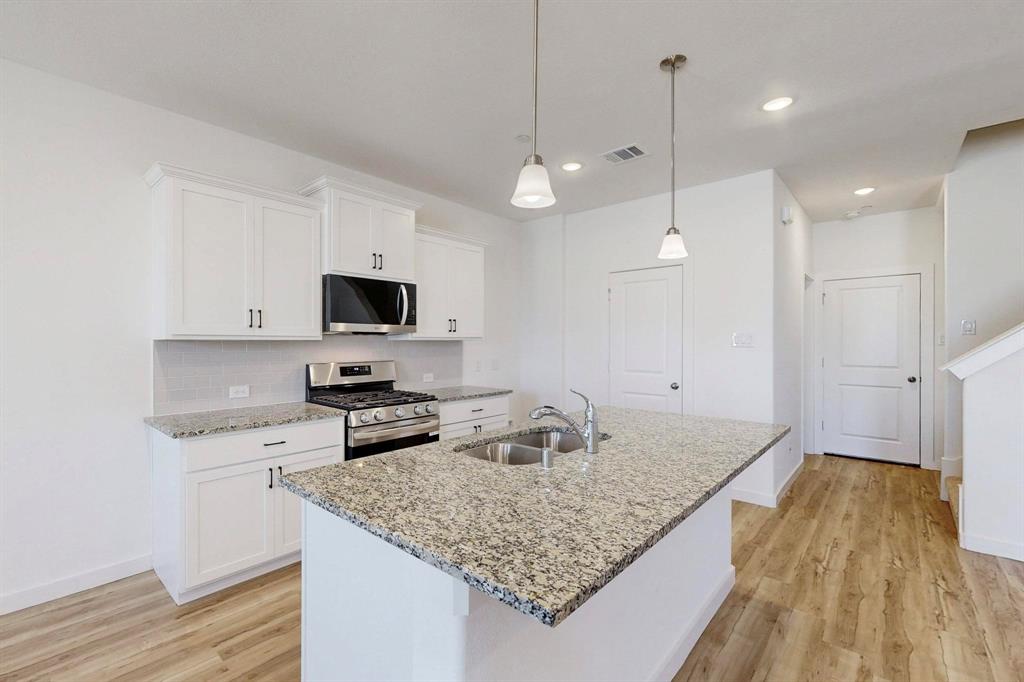 1832 Summer Aura Property Photo 11