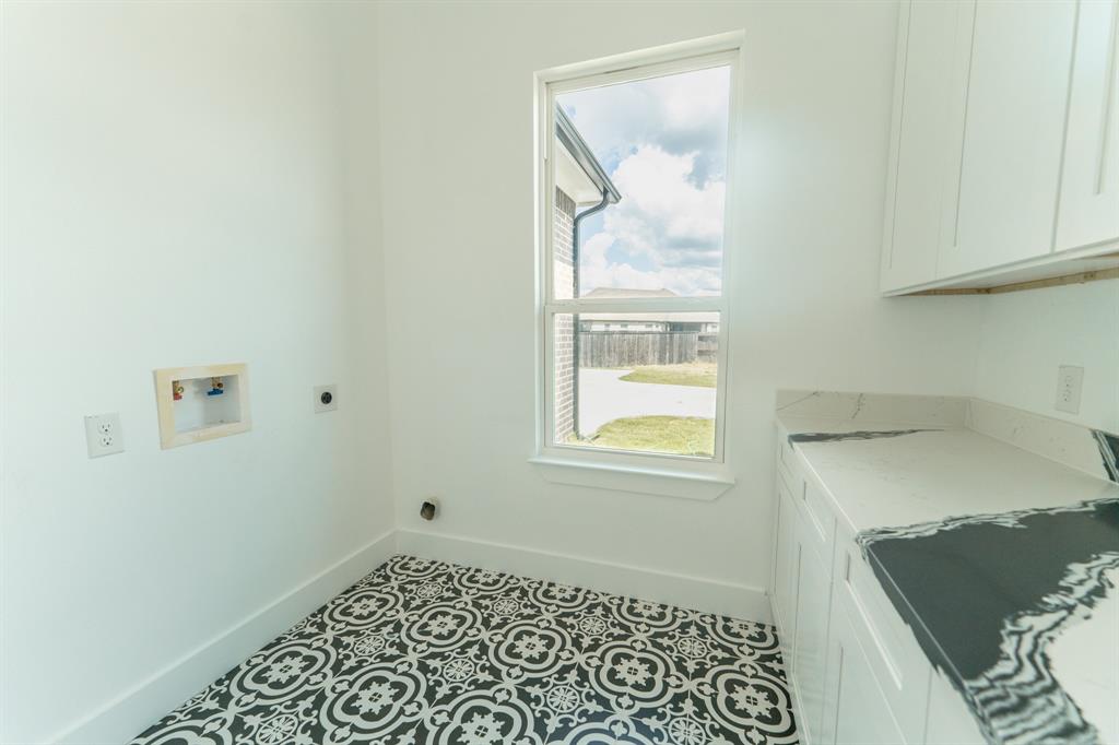 2147 Heath Street Property Photo 8