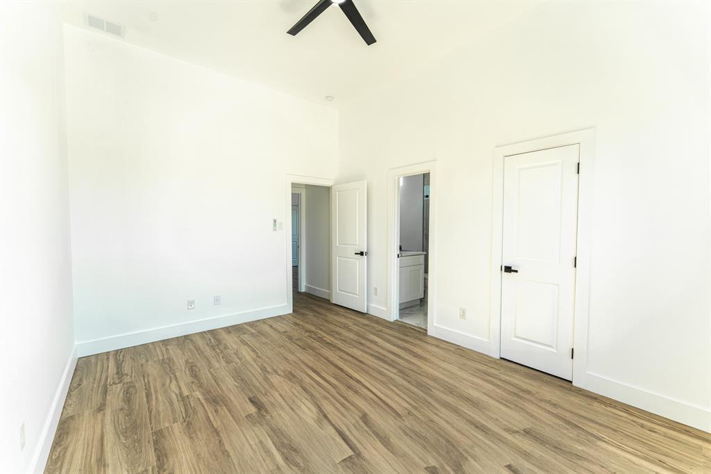 2147 Heath Street Property Photo 25