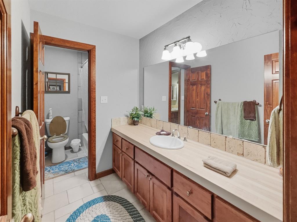 725 County Road 300 Property Photo 18