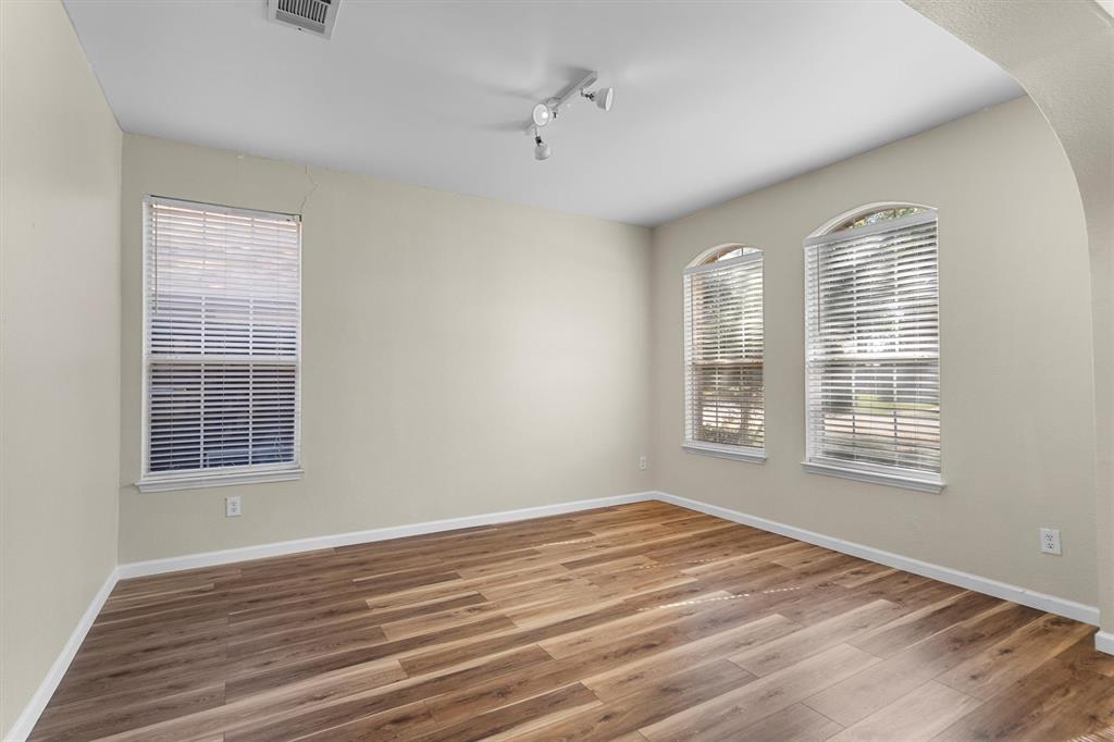 1719 Live Oak Lane Property Photo 6