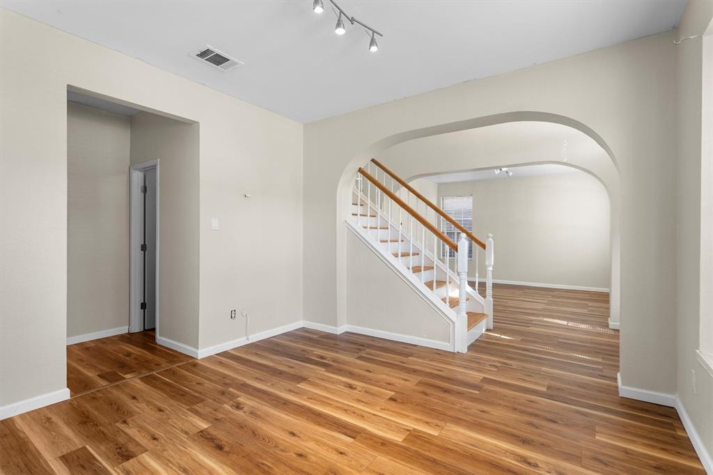 1719 Live Oak Lane Property Photo 9