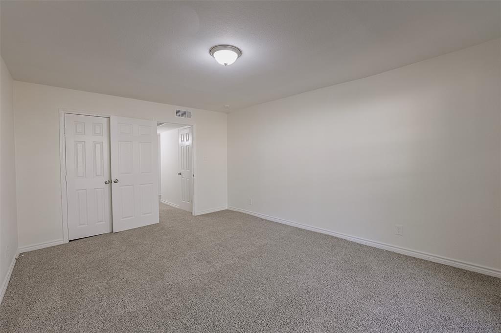 5055 Ridglea Lane 1105 Property Photo 11
