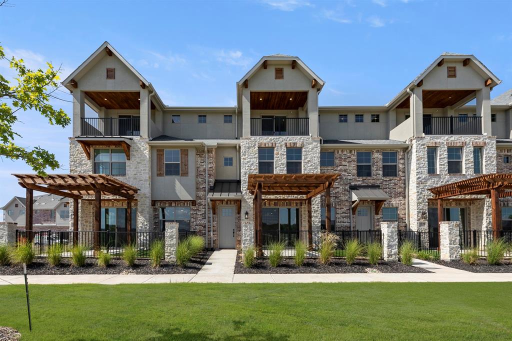 1221 Armstrong Property Photo 1