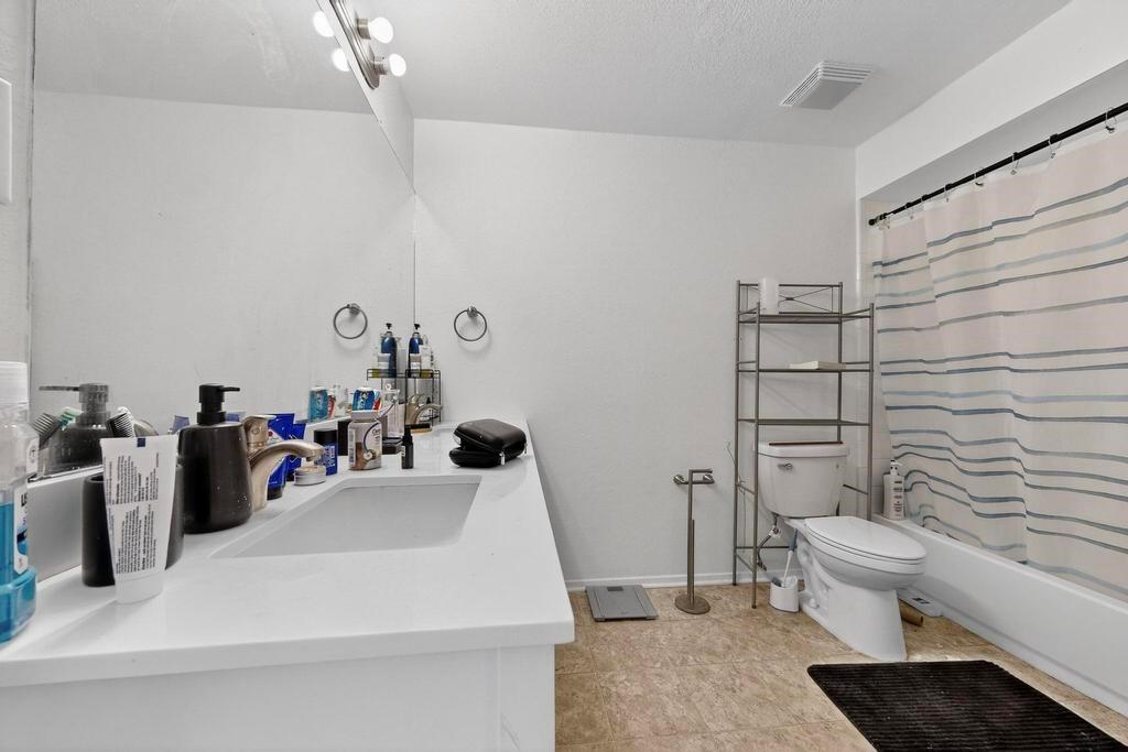 2500 E Park Boulevard U3 Property Photo 20