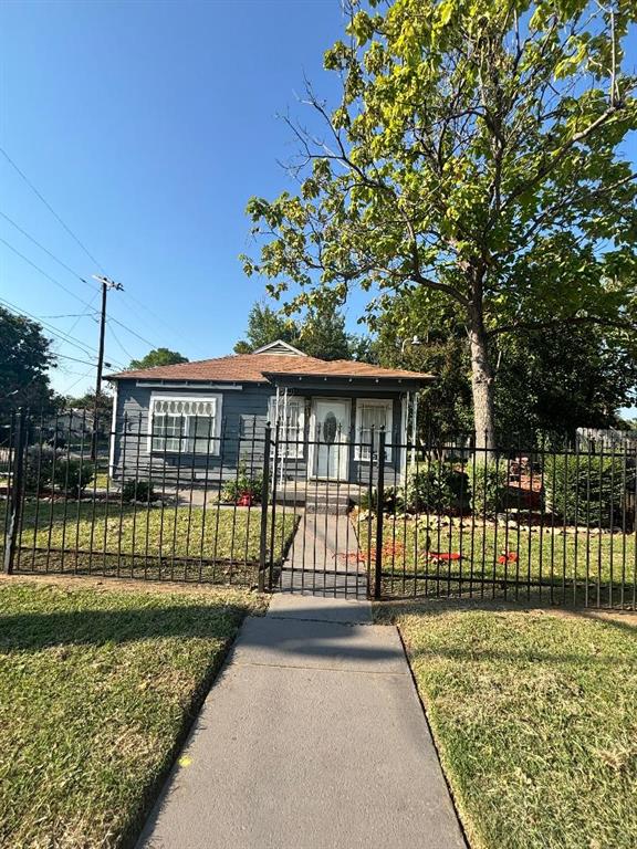 3801 E Berry Street Property Photo 1