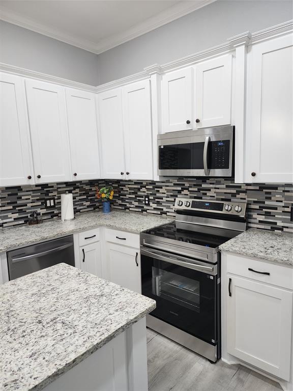 9440 Ferrara Dr. Property Photo 2