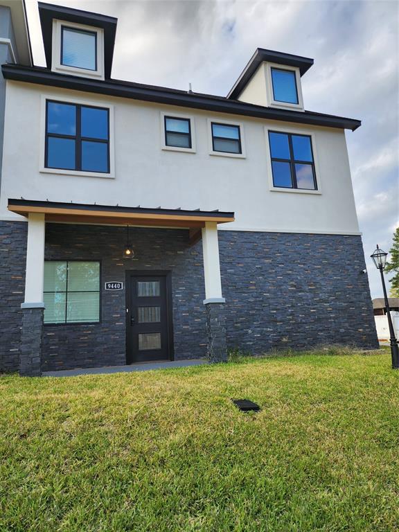 9440 Ferrara Dr. Property Photo 3