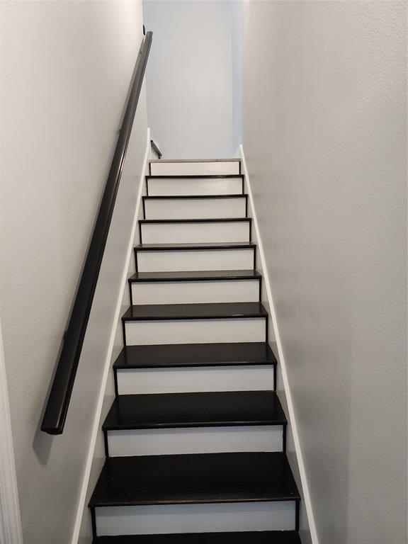 9440 Ferrara Dr. Property Photo 4