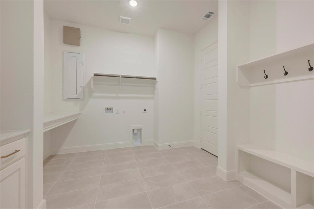 2801 Half Moon Way Property Photo 10