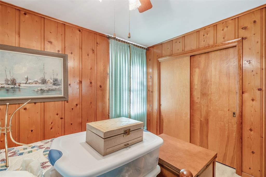 1858 S Dickinson Drive Property Photo 8