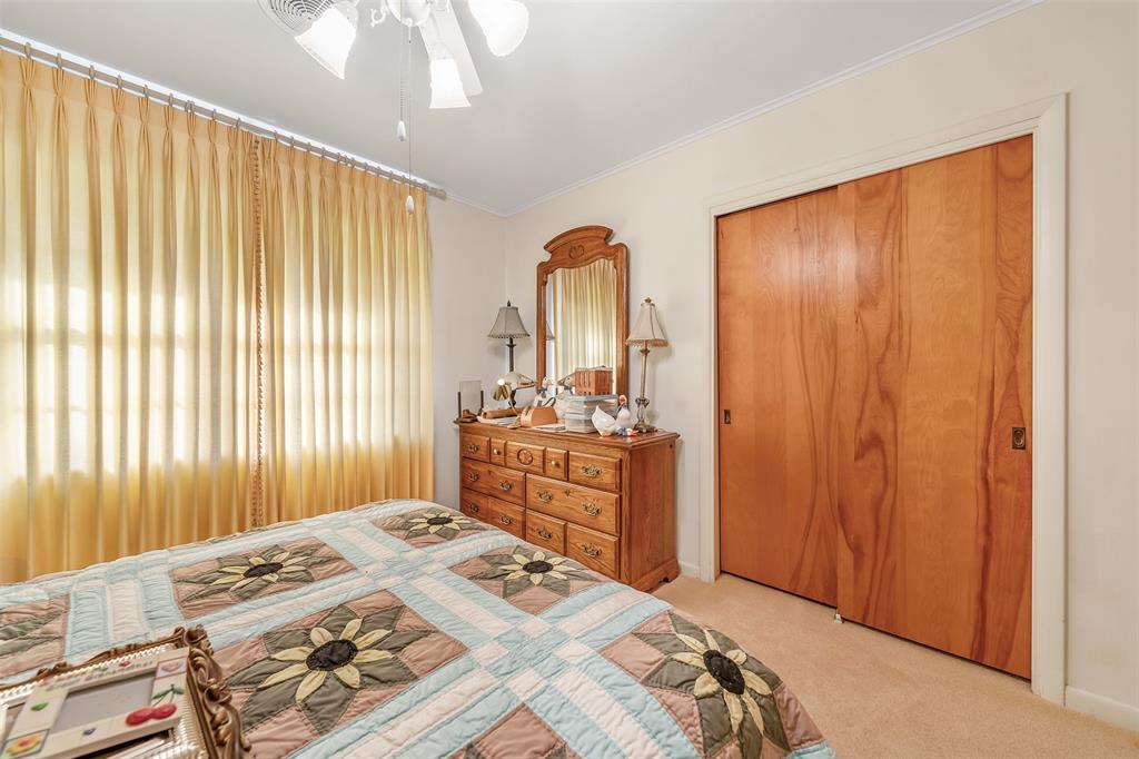 1858 S Dickinson Drive Property Photo 16