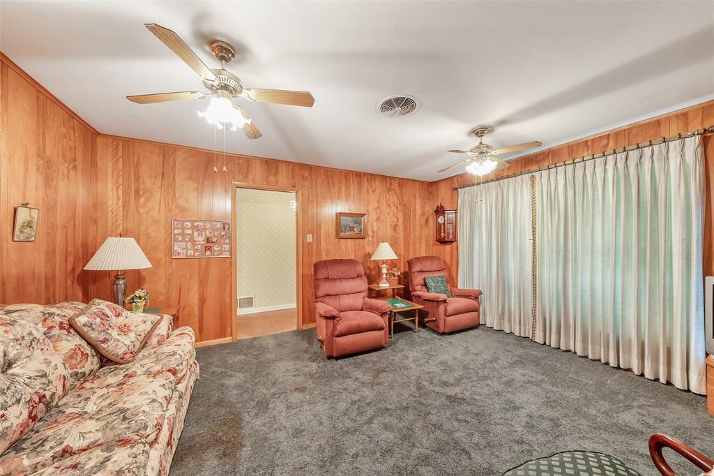 1858 S Dickinson Drive Property Photo 21