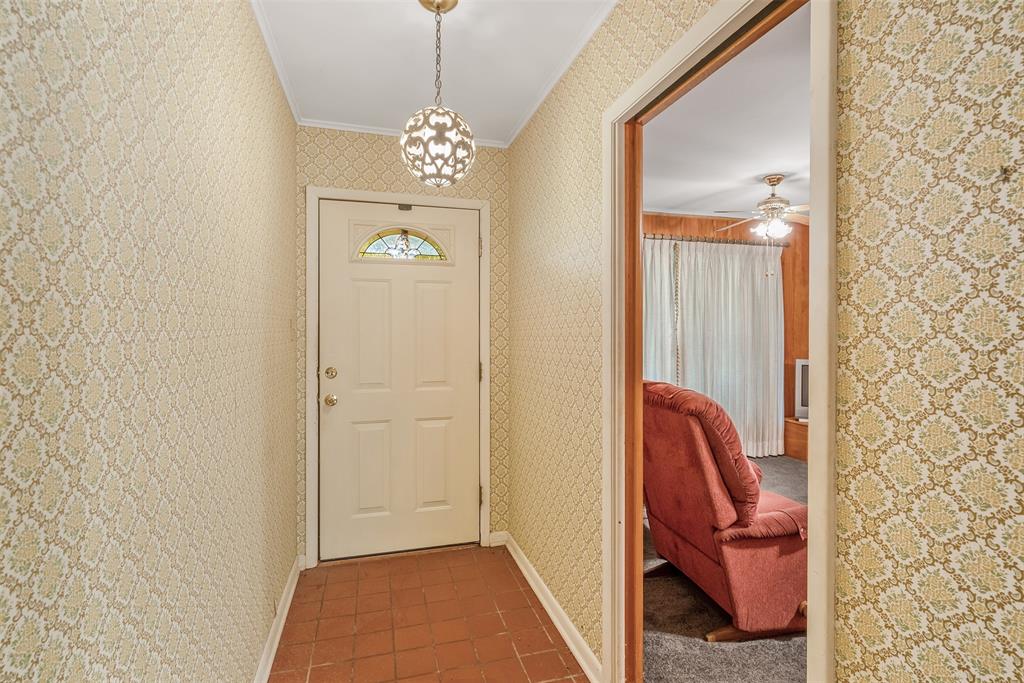 1858 S Dickinson Drive Property Photo 23