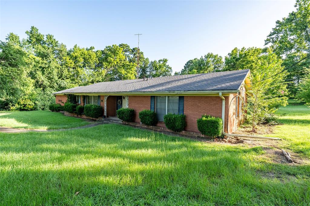 1858 S Dickinson Drive Property Photo 31