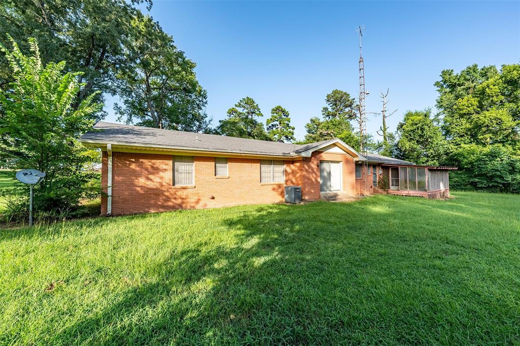 1858 S Dickinson Drive Property Photo 35