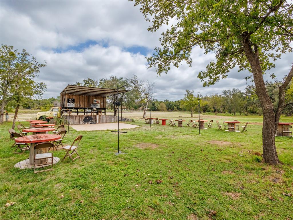400 Old Comanche Property Photo 16