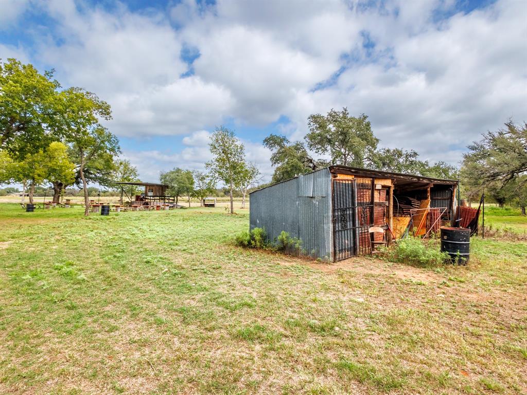 400 Old Comanche Property Photo 18