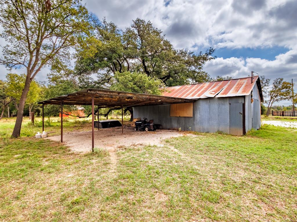 400 Old Comanche Property Photo 23