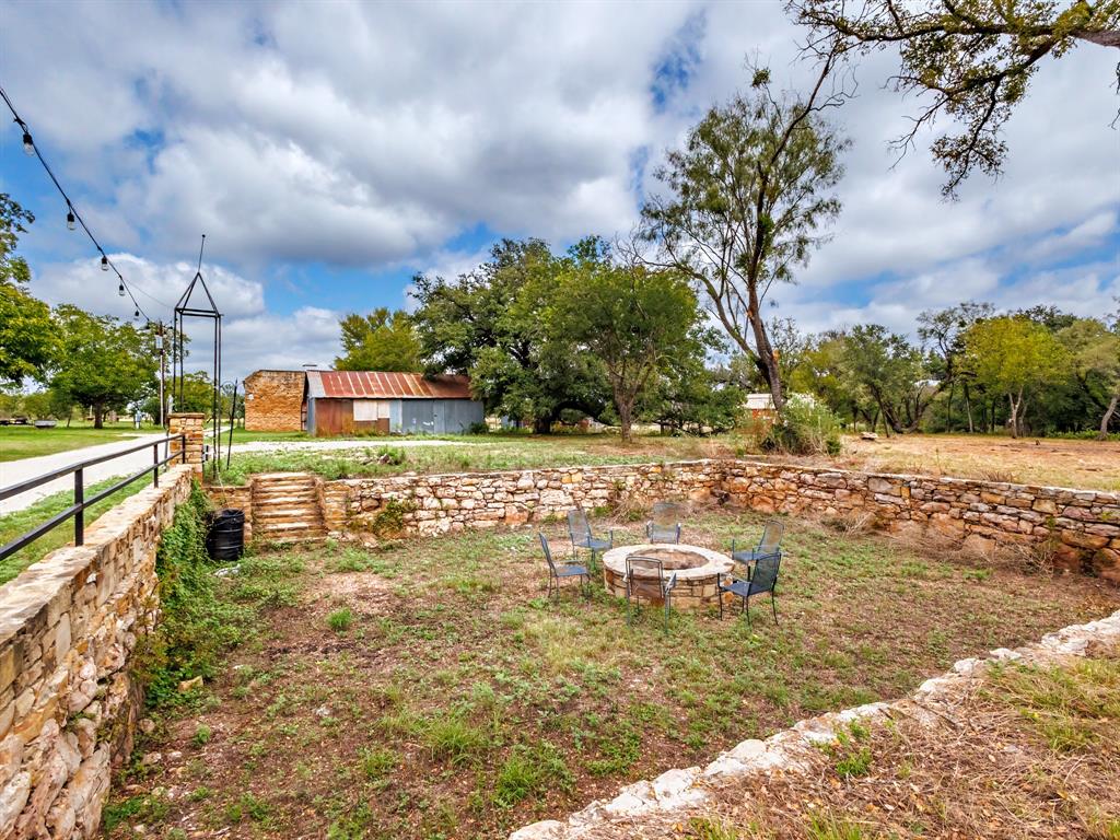 400 Old Comanche Property Photo 24