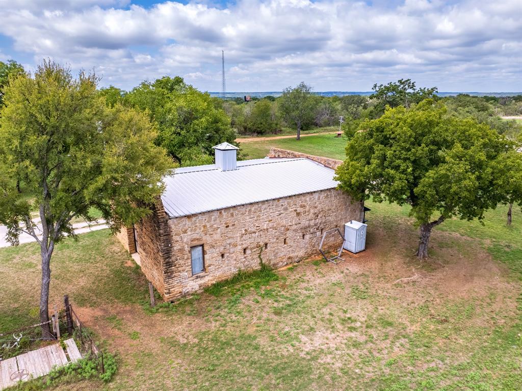400 Old Comanche Property Photo 29