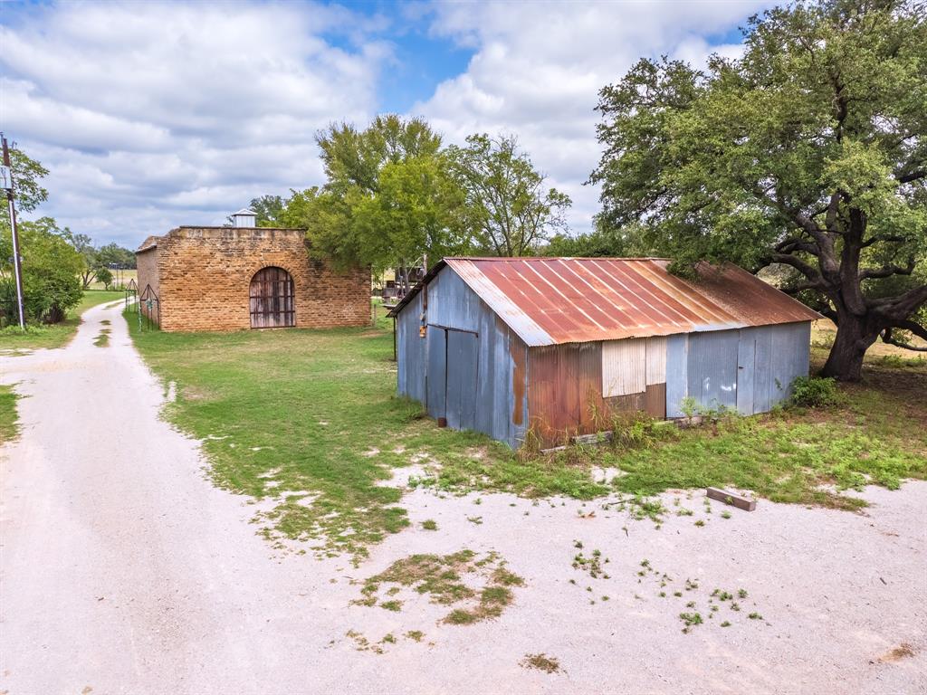400 Old Comanche Property Photo 30