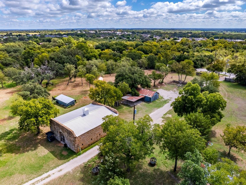 400 Old Comanche Property Photo 38