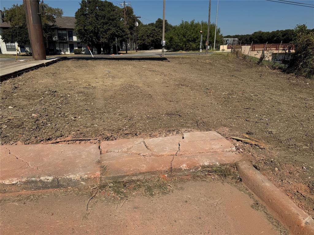 3300 Glenshire Drive Property Photo 4