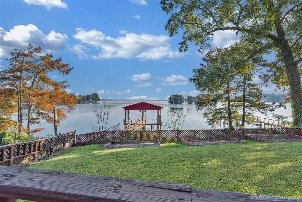 7206 S Lakeshore Drive Property Photo 1