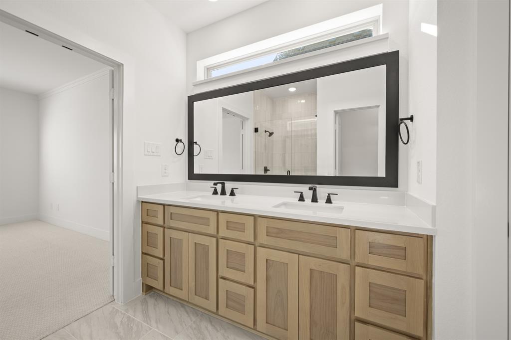 417 Newpark Boulevard Property Photo 8
