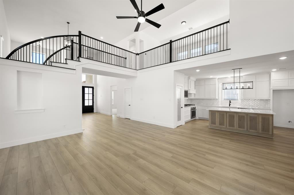 417 Newpark Boulevard Property Photo 11