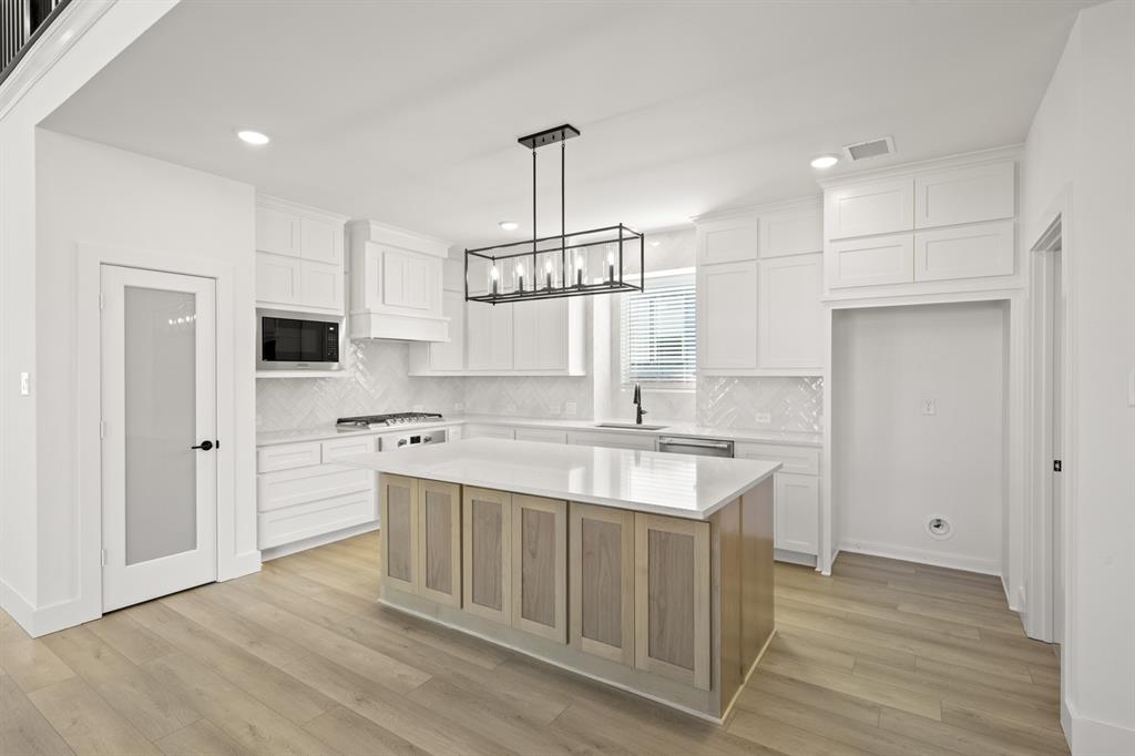 417 Newpark Boulevard Property Photo 13