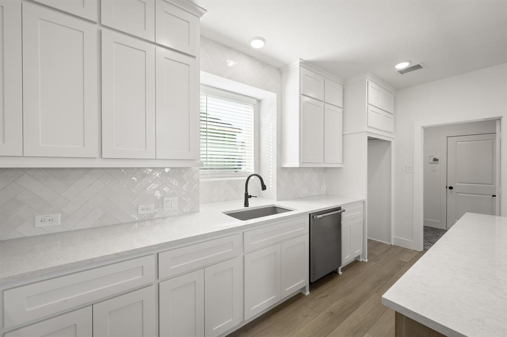 417 Newpark Boulevard Property Photo 15