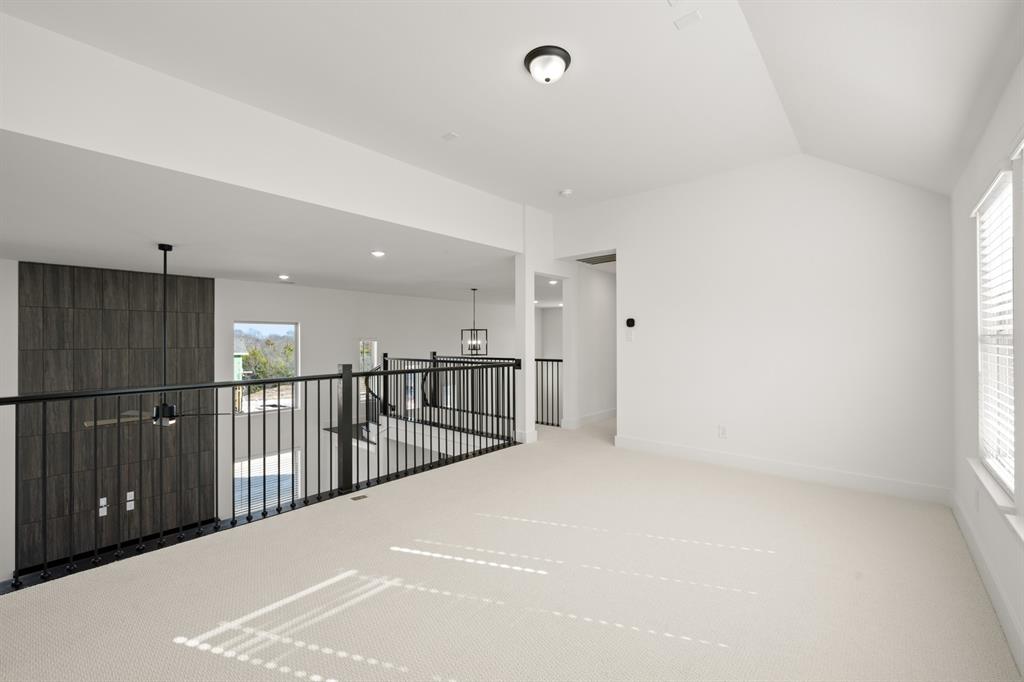 417 Newpark Boulevard Property Photo 19