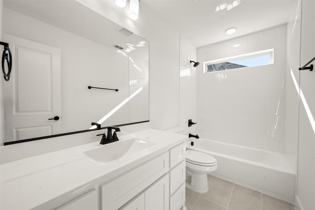 417 Newpark Boulevard Property Photo 22