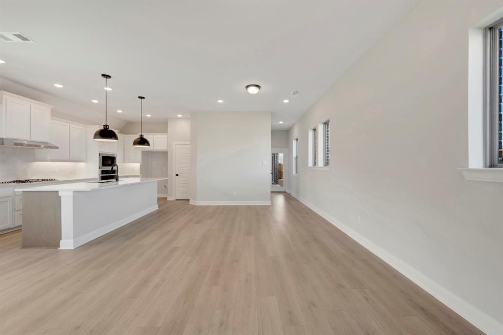 9332 Laurel Wreath Drive Property Photo 7