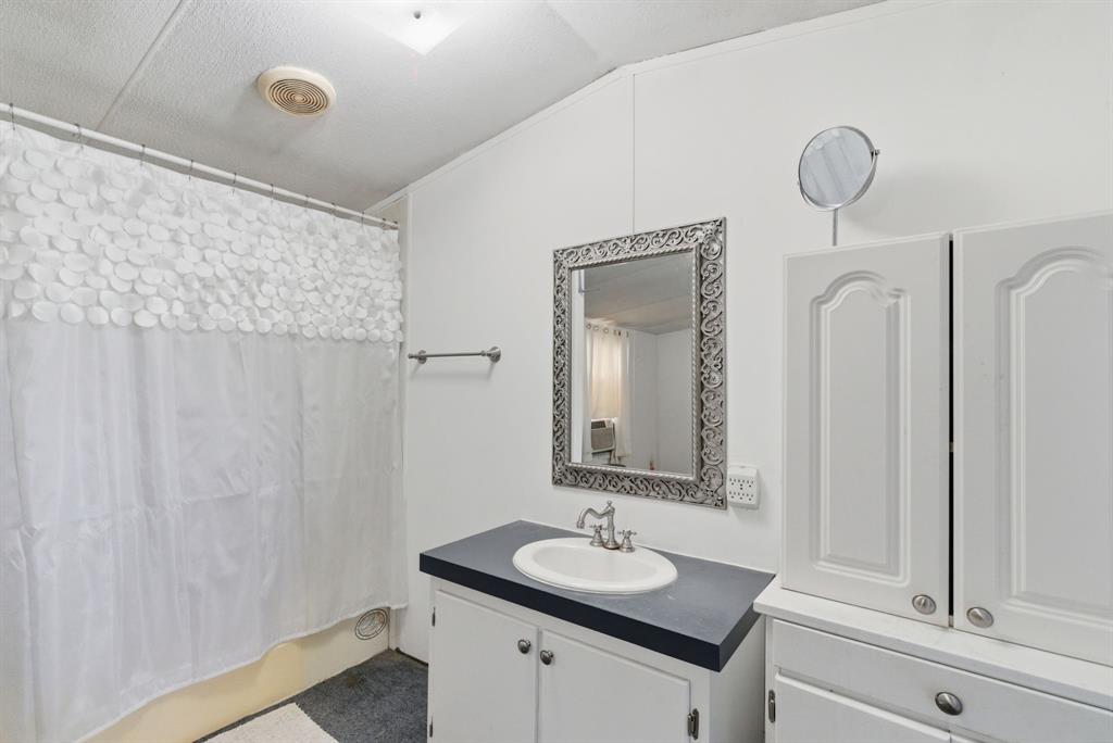 144 Oak Meadows Drive Property Photo 8