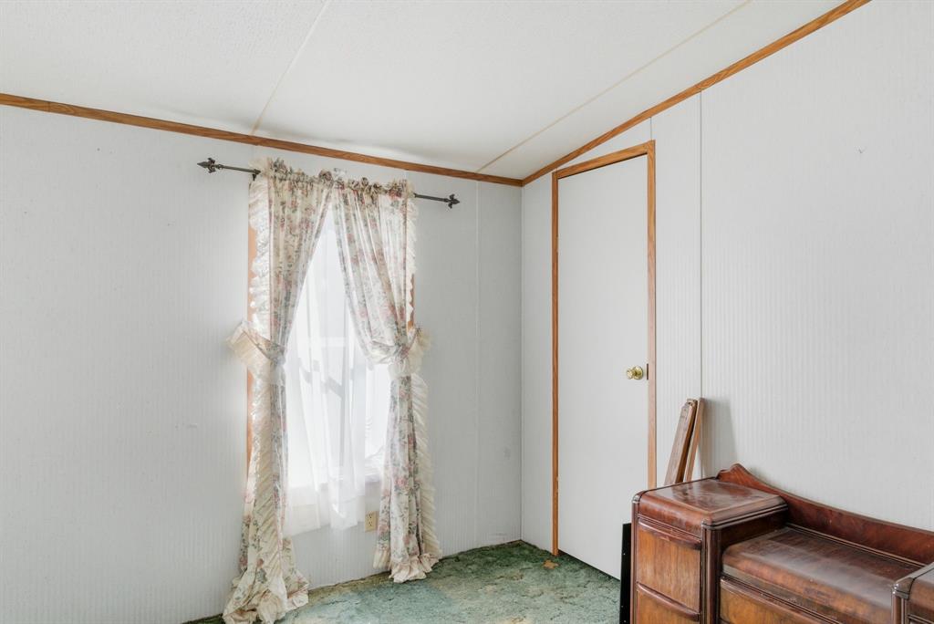 144 Oak Meadows Drive Property Photo 12